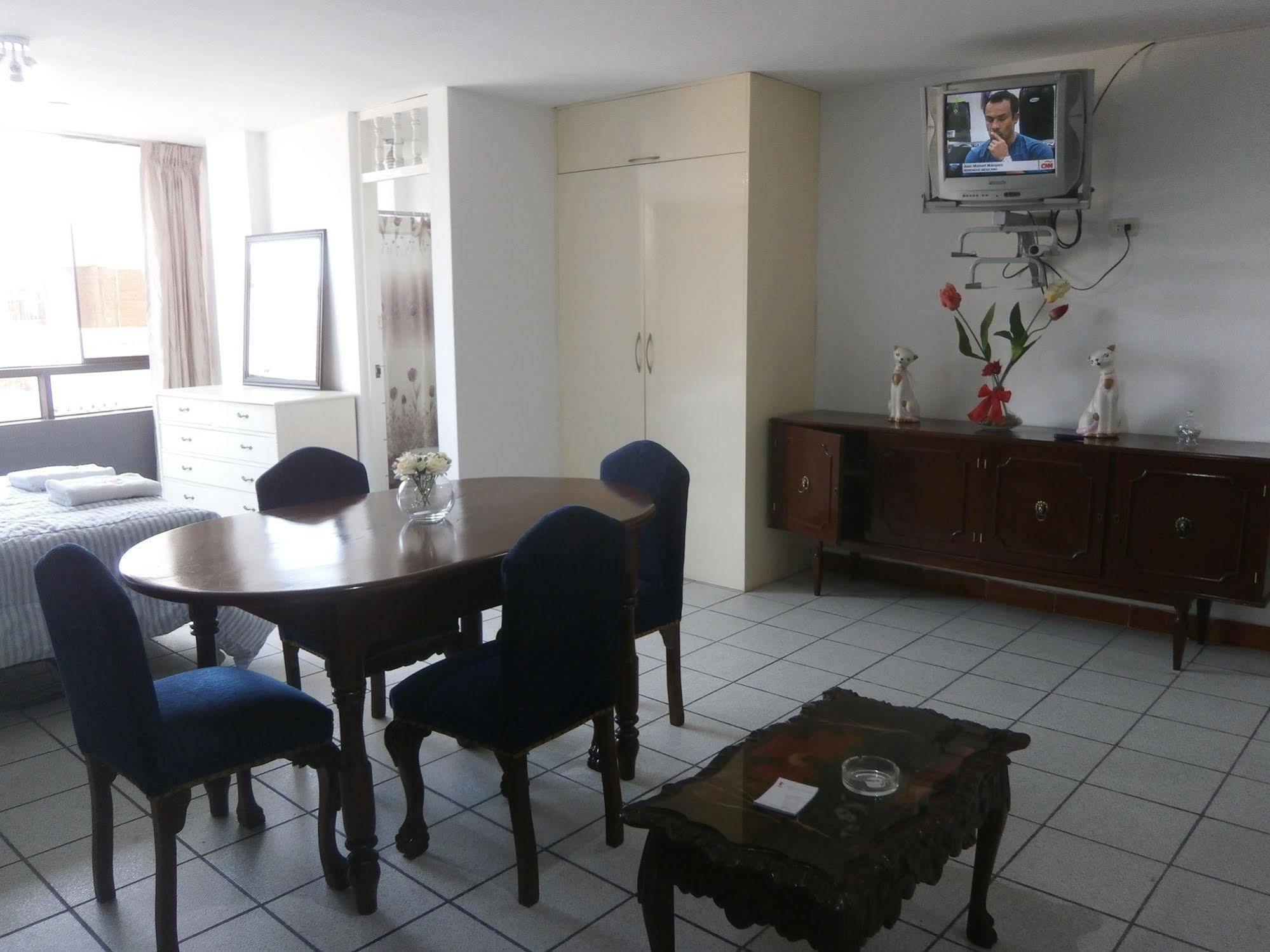 Strenua Santa Maria Suites トルヒーリョ エクステリア 写真